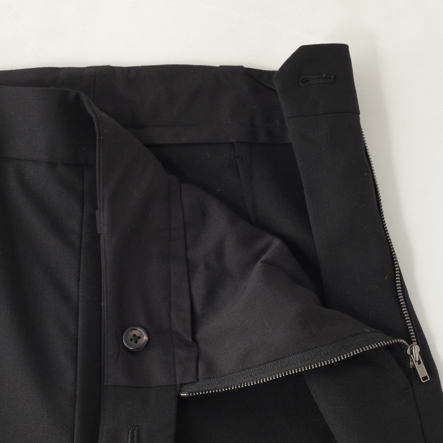 MATT WOOL TWILL TROUSERS