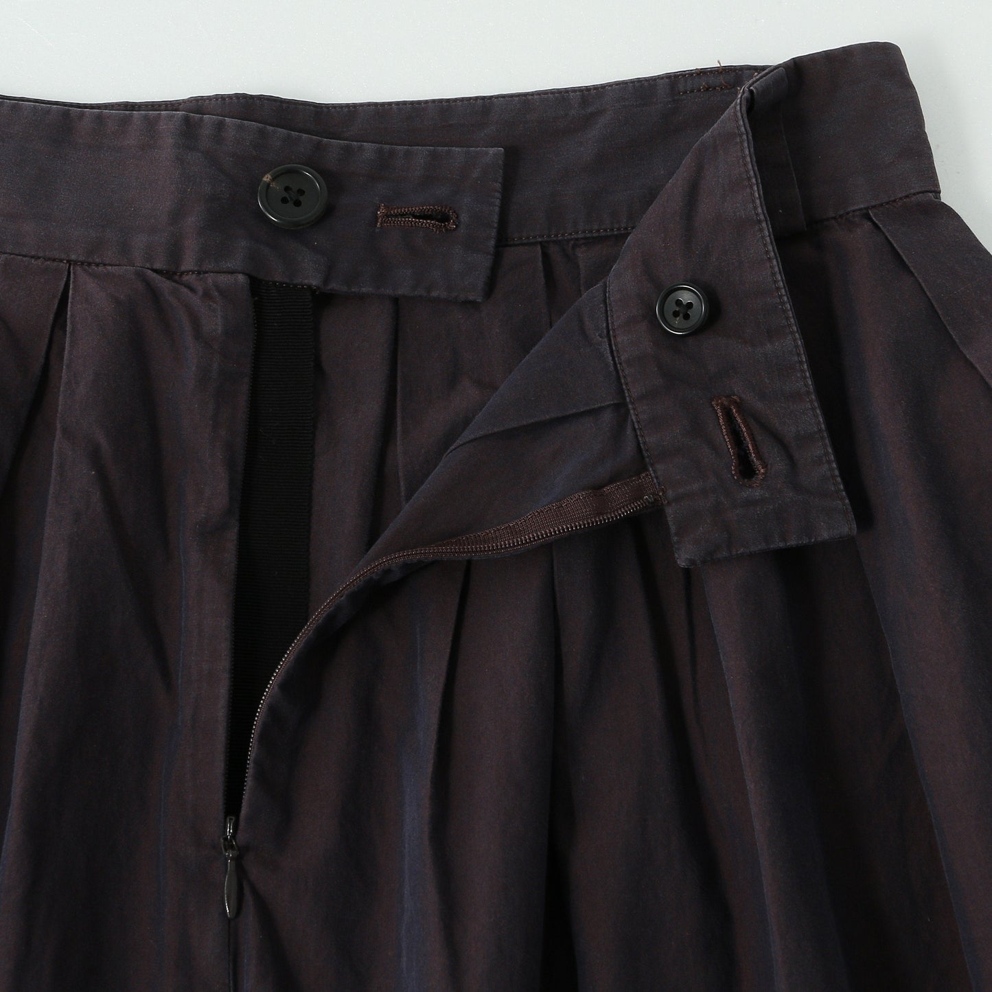 FINE COTTON CHAMBRAY SKIRT