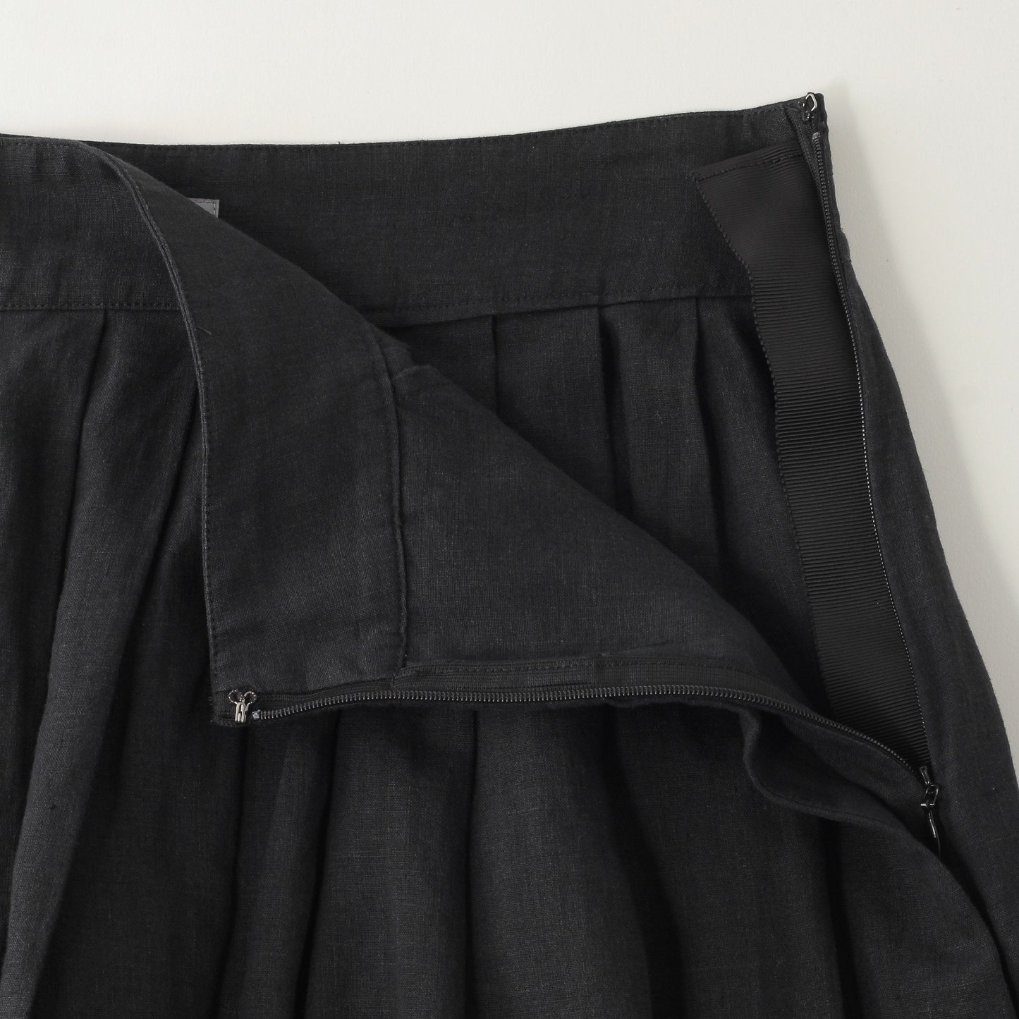 LIGHT LINEN SKIRT
