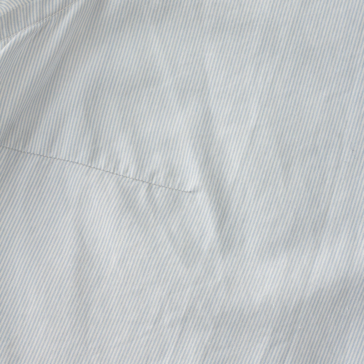 HAIRLINE STRIPE SHIRT