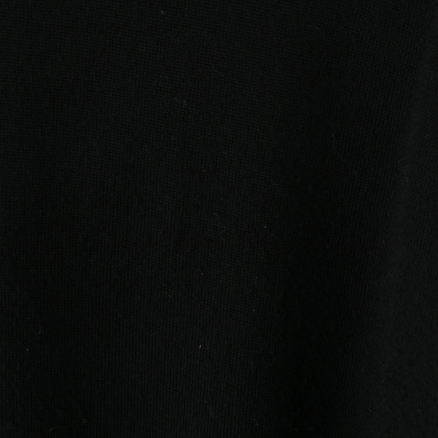 FINE WOOL TURTLE NECK KNIT