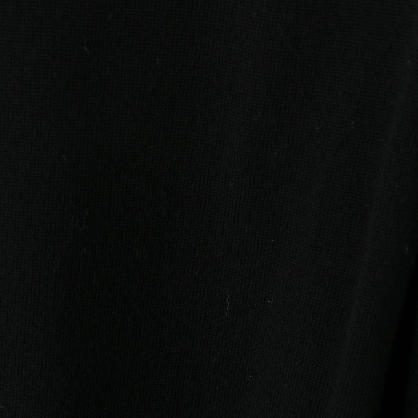 FINE WOOL TURTLE NECK KNIT