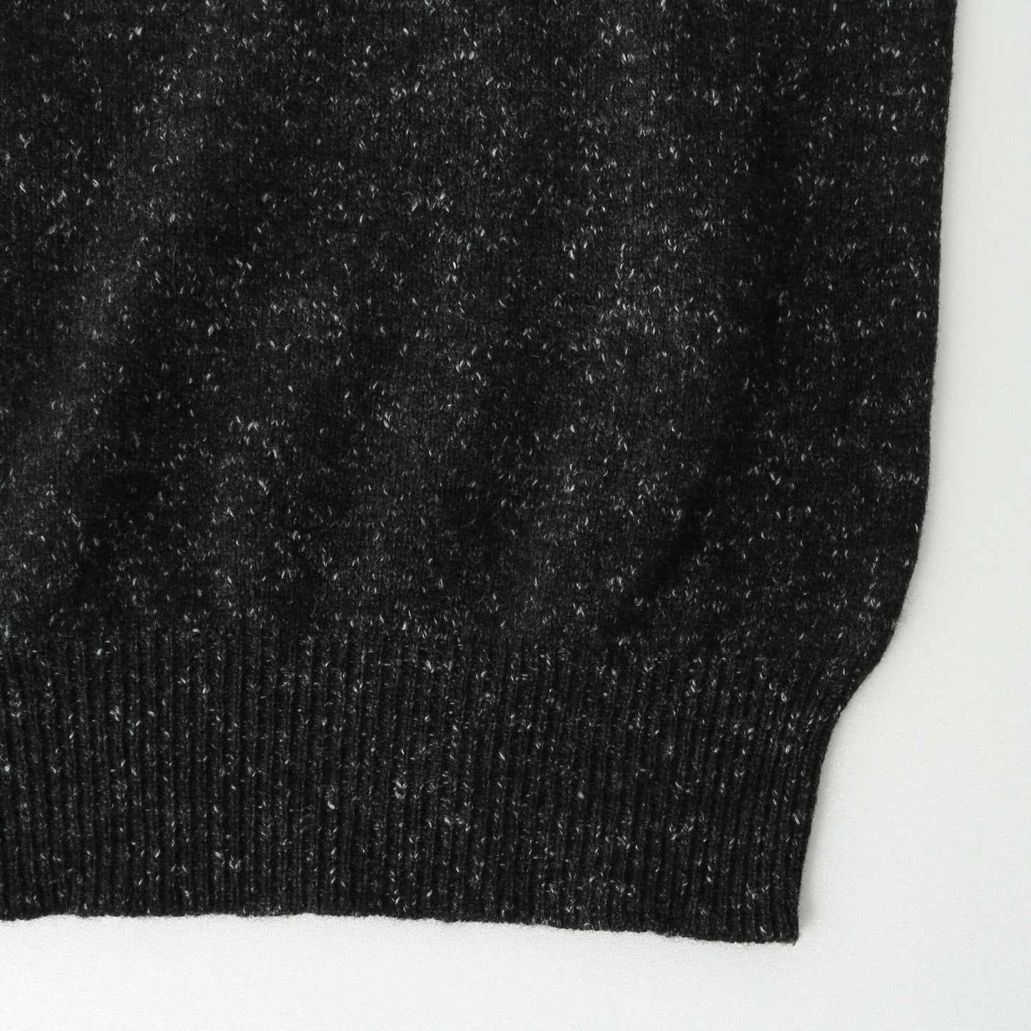 CLASSIC CREW NECK KNIT