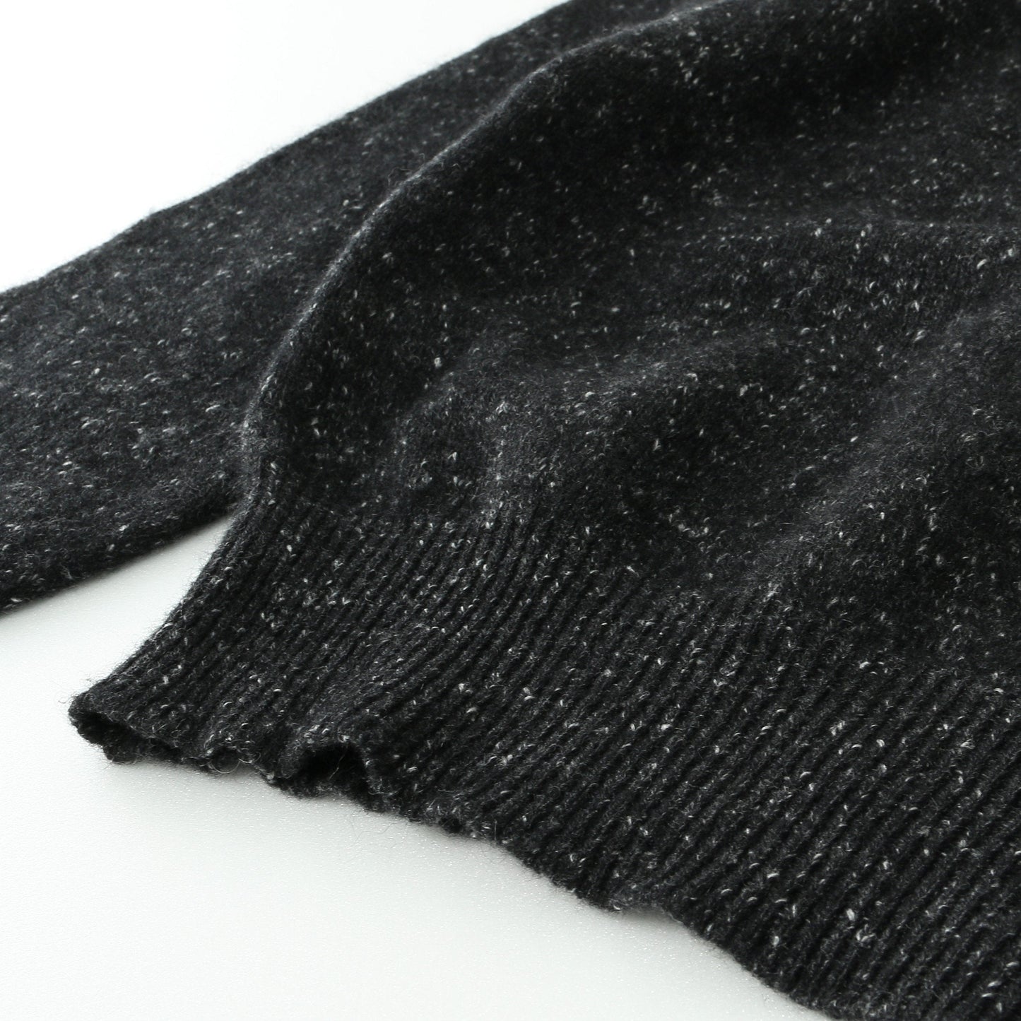 CLASSIC CREW NECK KNIT