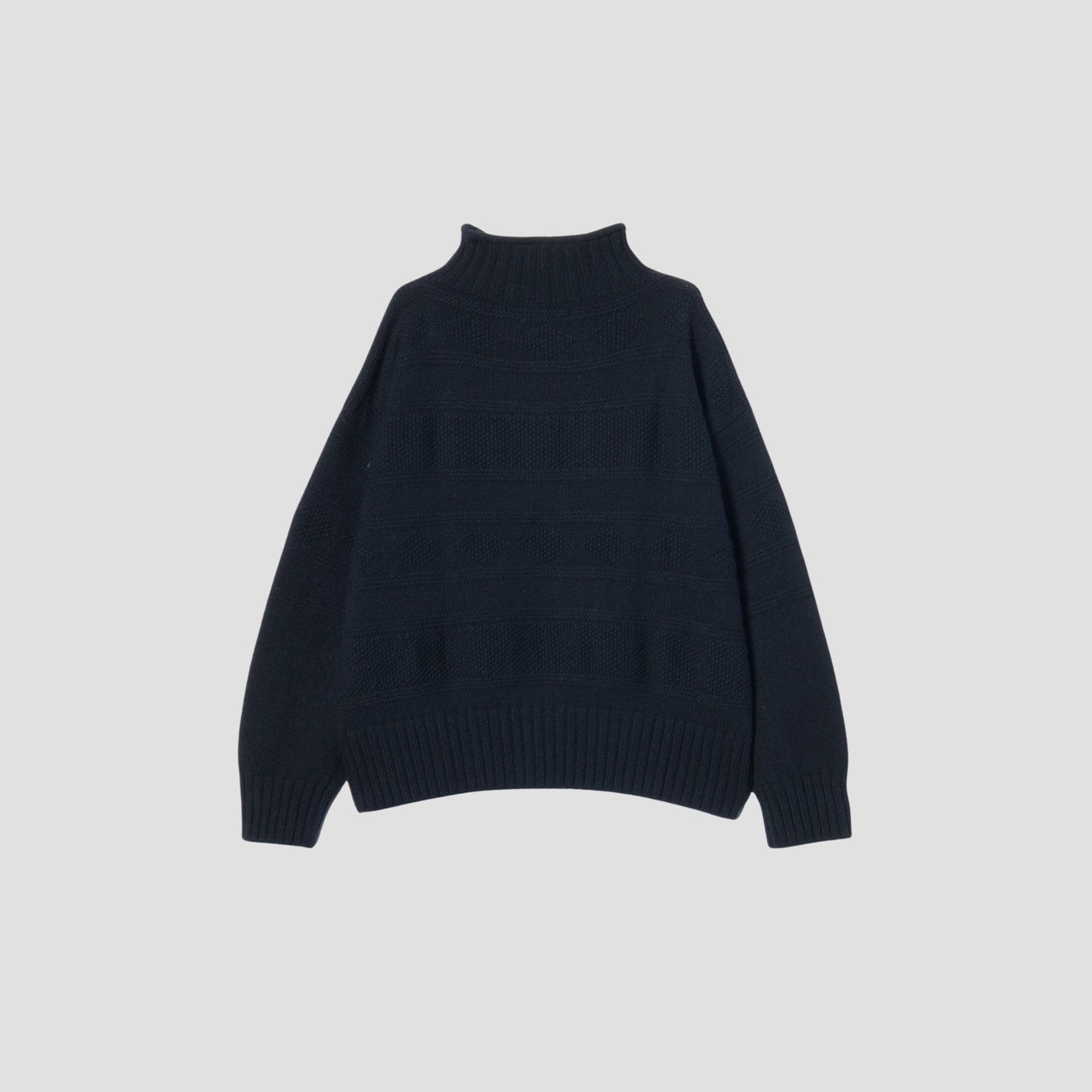 LIGHTWEIGHT WOOL KNIT