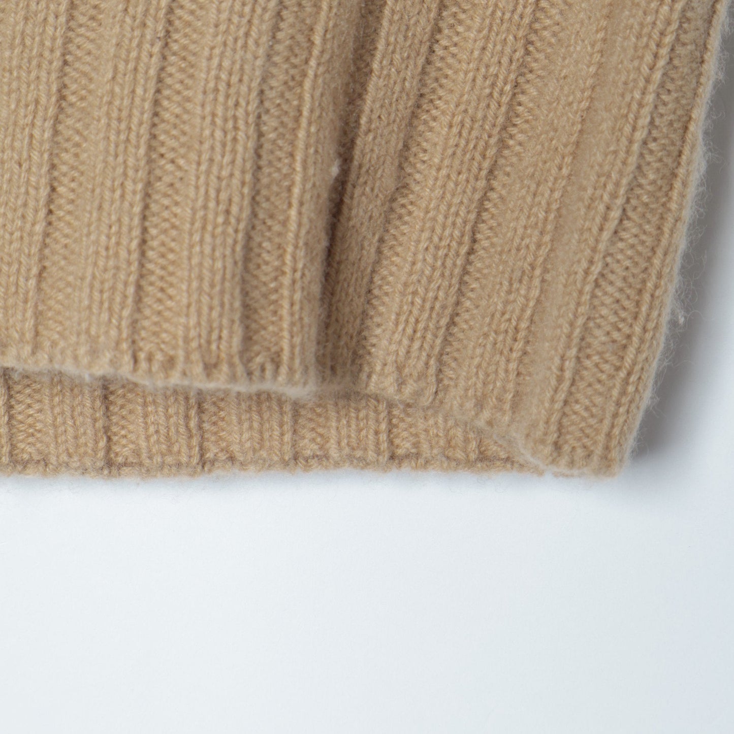 WIDE ROLL NECK KNIT