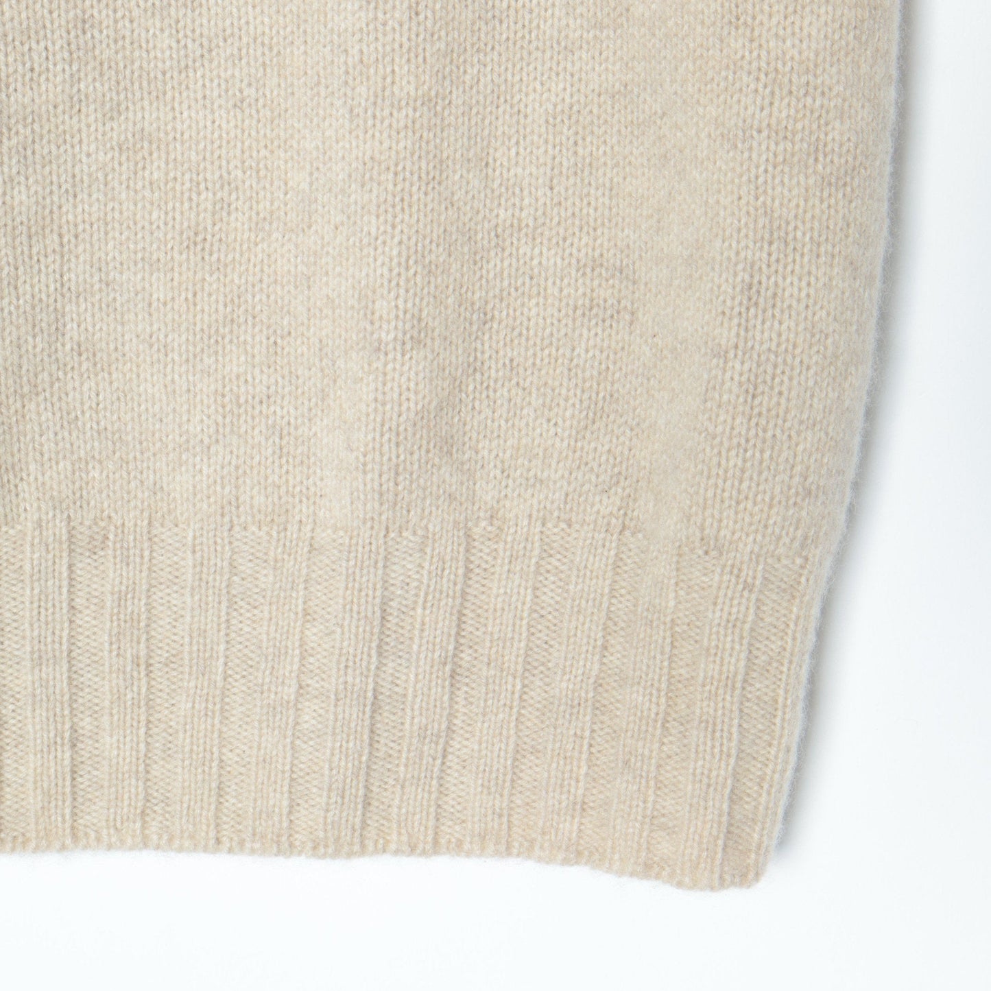 WIDE ROLL NECK KNIT