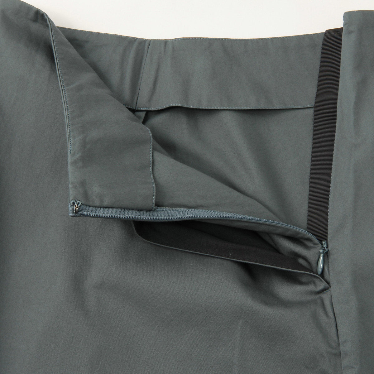 COTTON SATEEN SKIRT