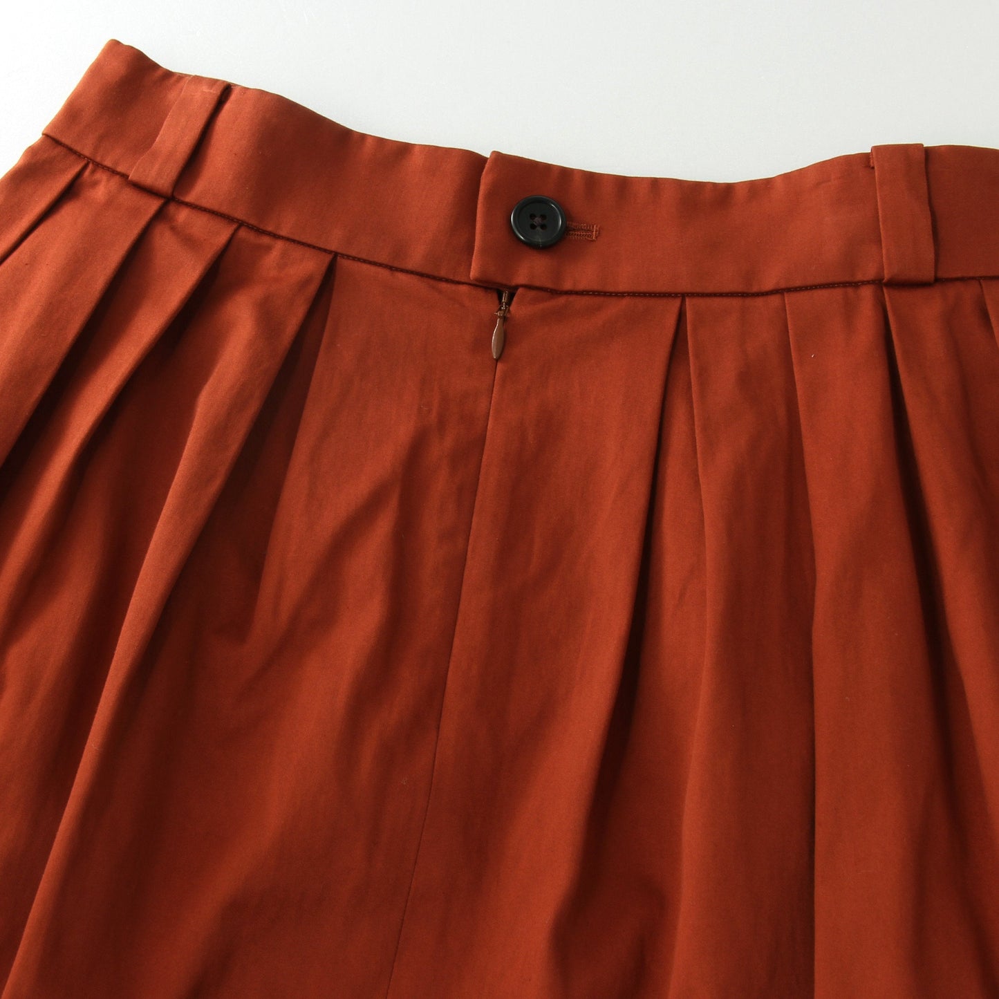 WASHED COTTON SATEEN SKIRT