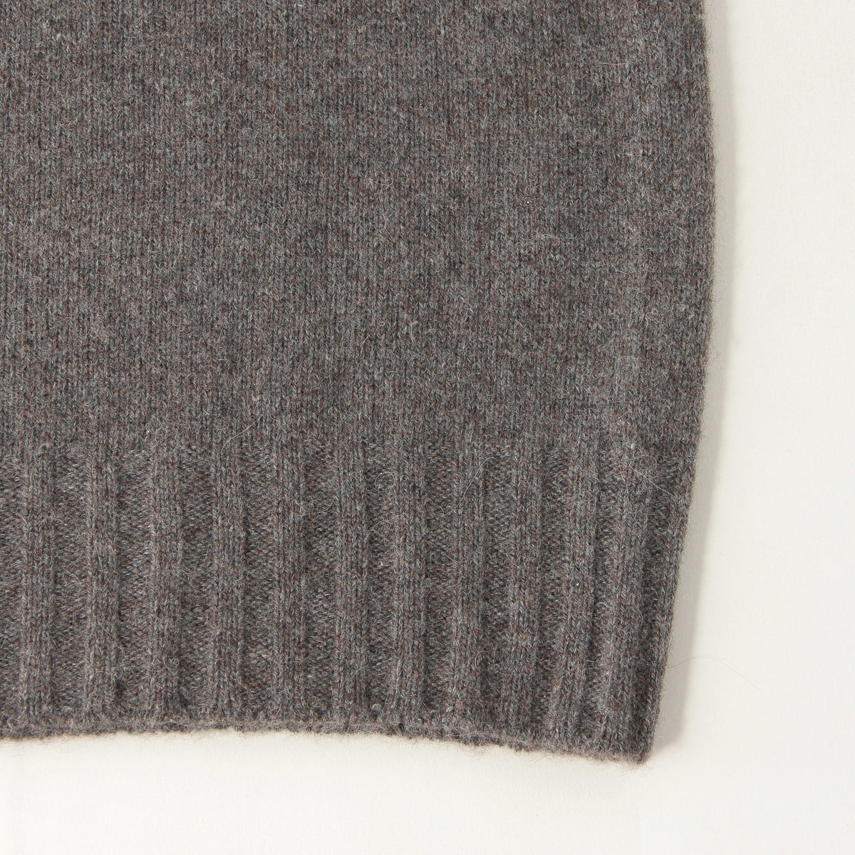 CASHMERE SLEEVELESS ROLL NECK KNIT