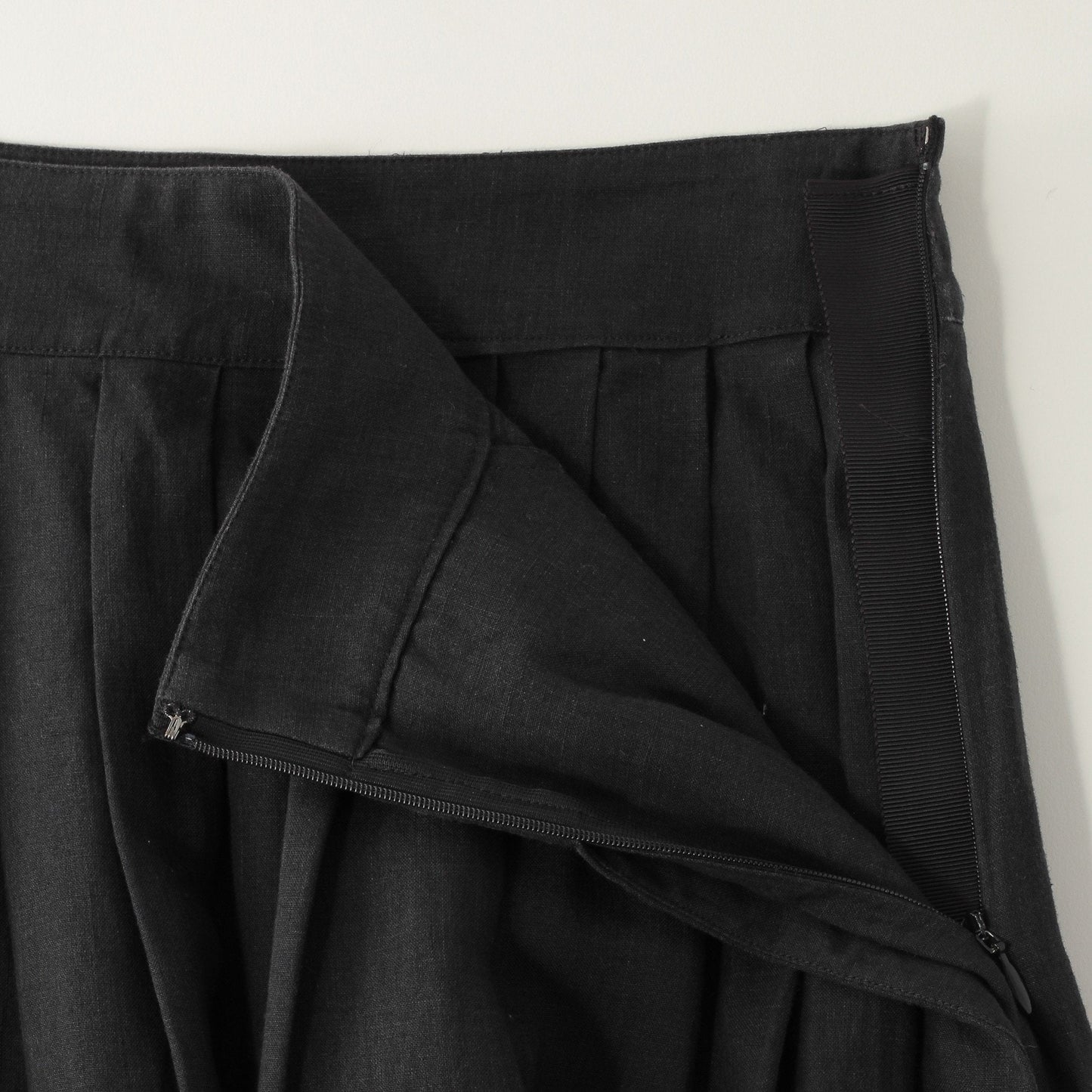 LIGHT LINEN SKIRT