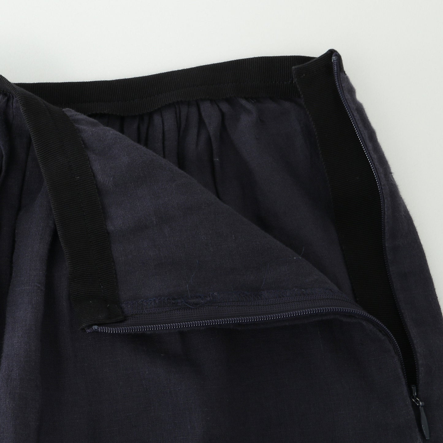 LIGHTWEIGHT LINEN SKIRT