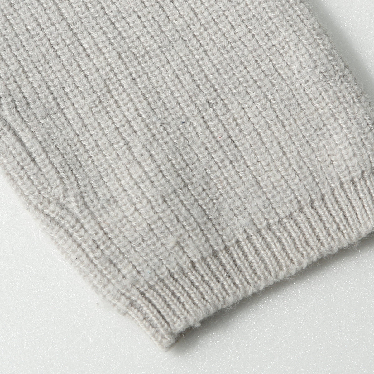 LIGHTWEIGHT WOOL KNIT