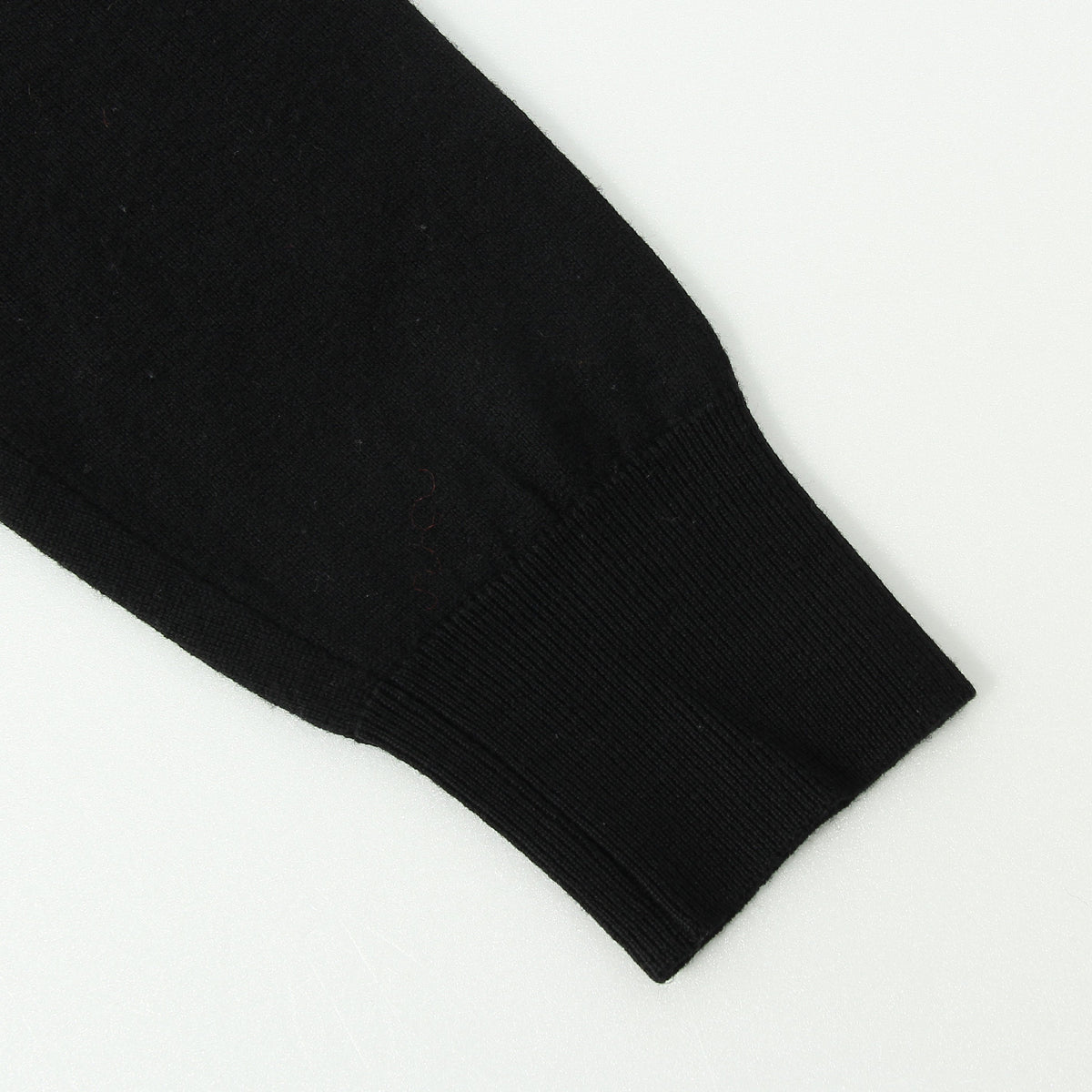 FINE WOOL TURTLE NECK KNIT