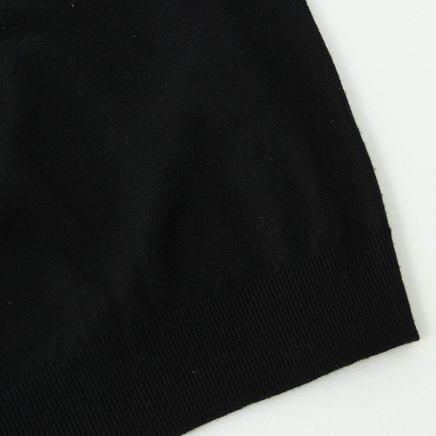 FINE WOOL TURTLE NECK KNIT