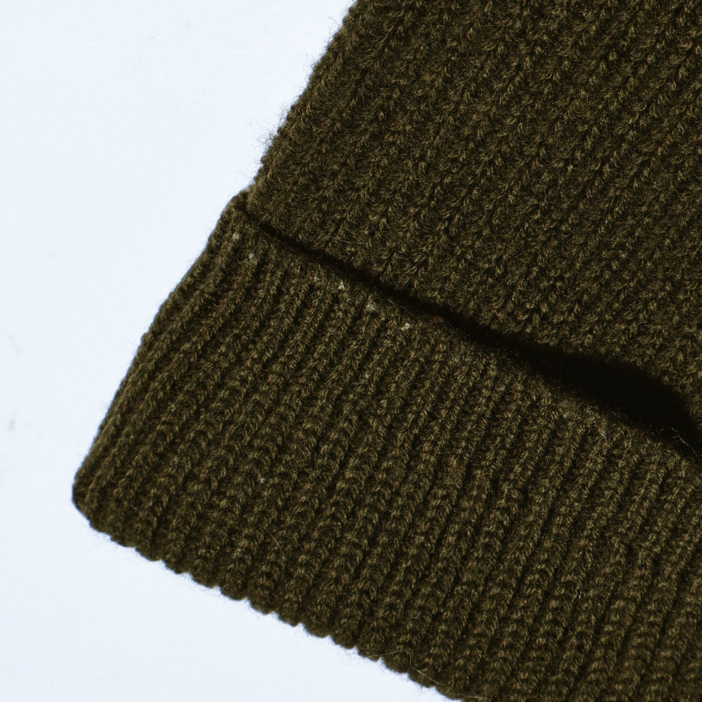 LIGHTWEIGHT WOOL KNIT