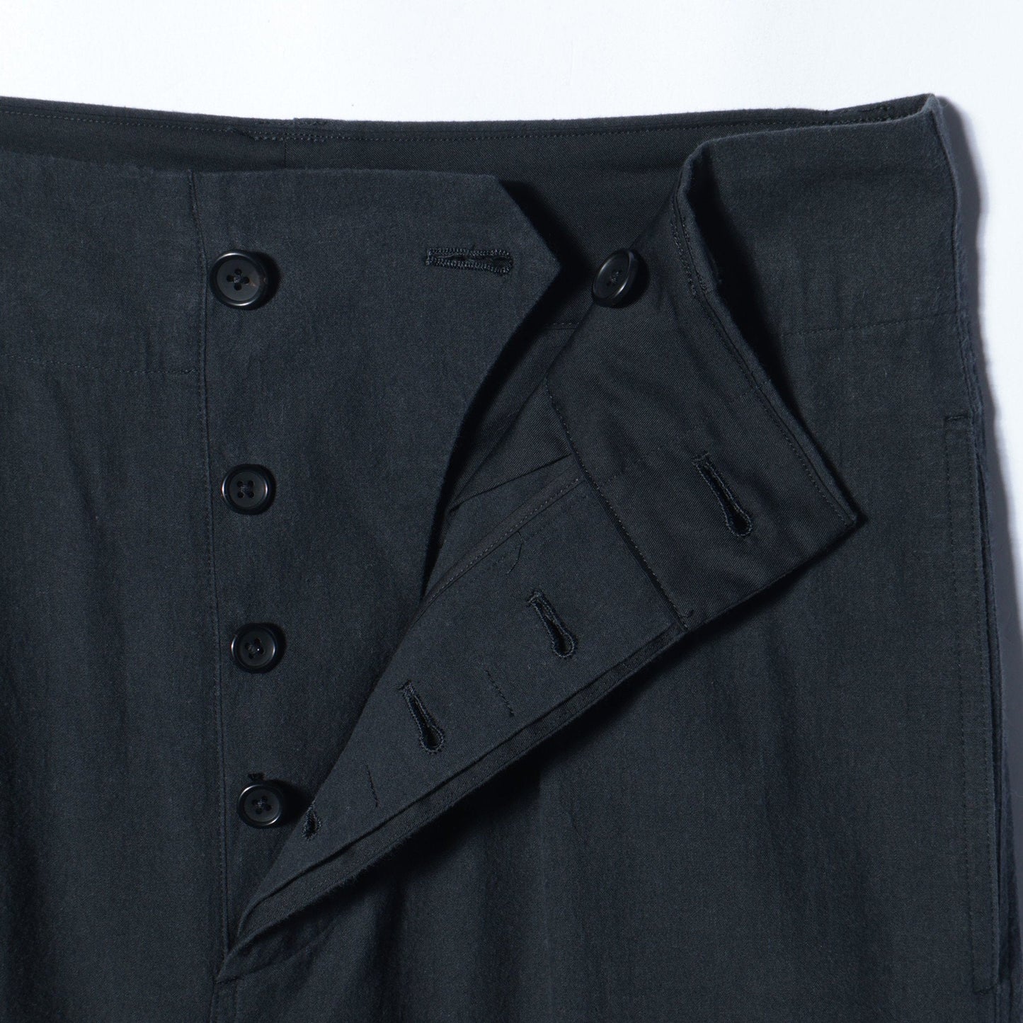 YARN DYE COTTON PLAINWEAVE TROUSERS