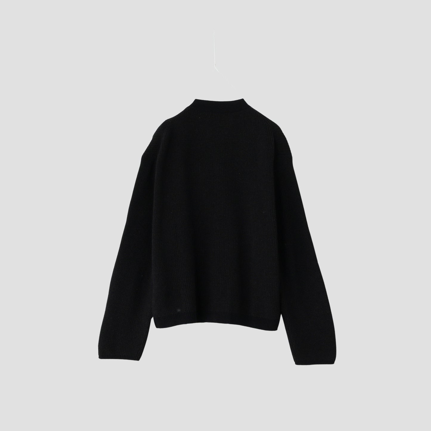 LIGHTWEIGHT WOOL KNIT