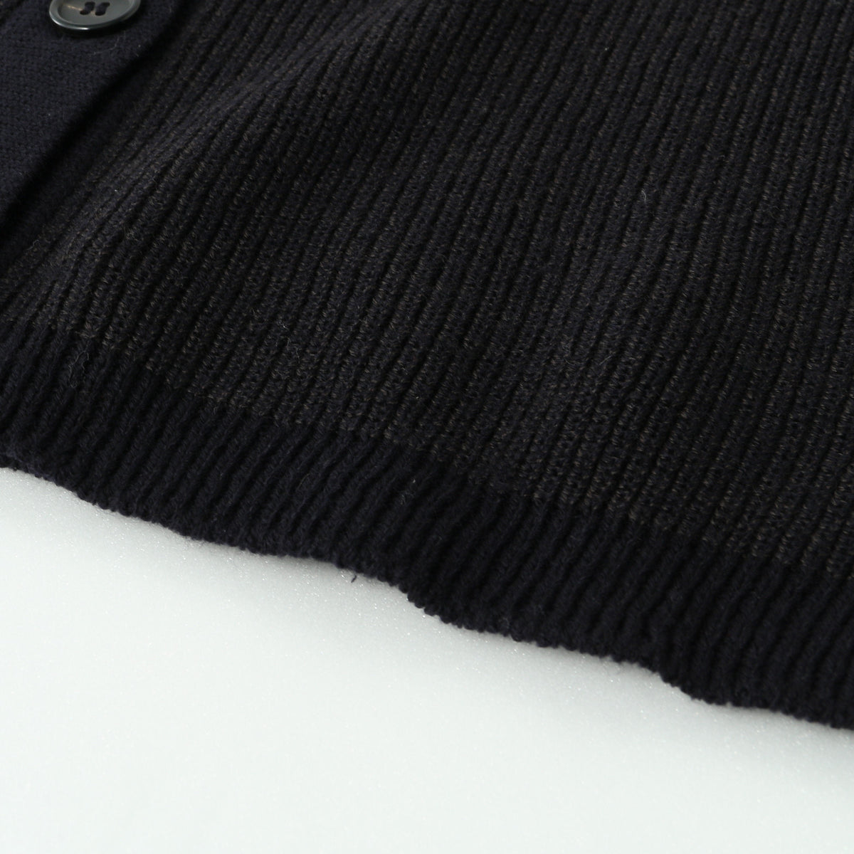 LIGHTWEIGHT WOOL KNIT