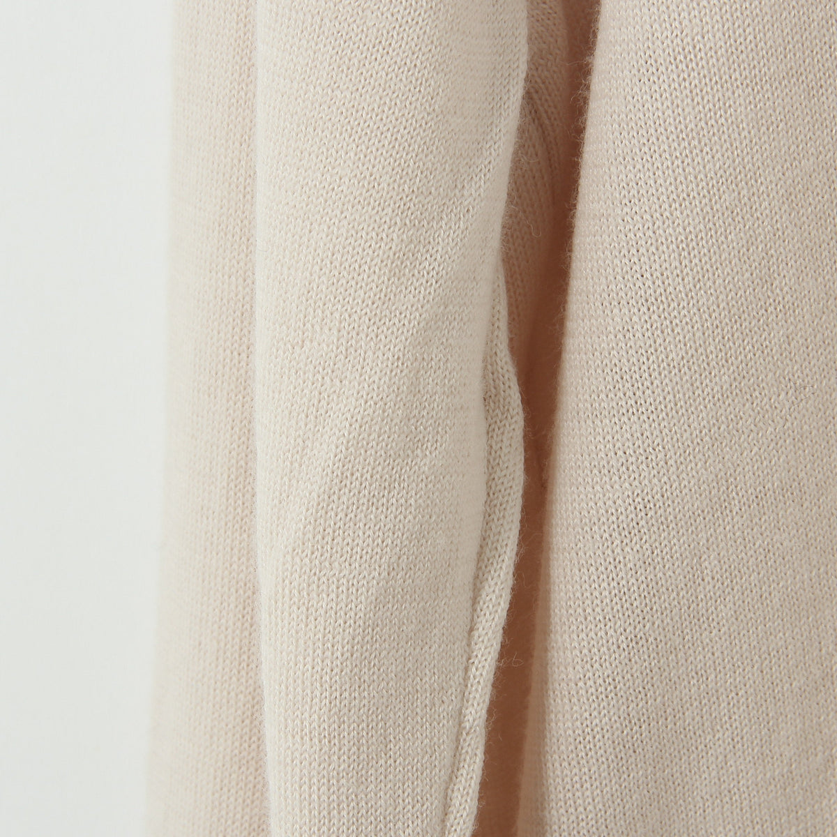 FINE WOOL KNIT