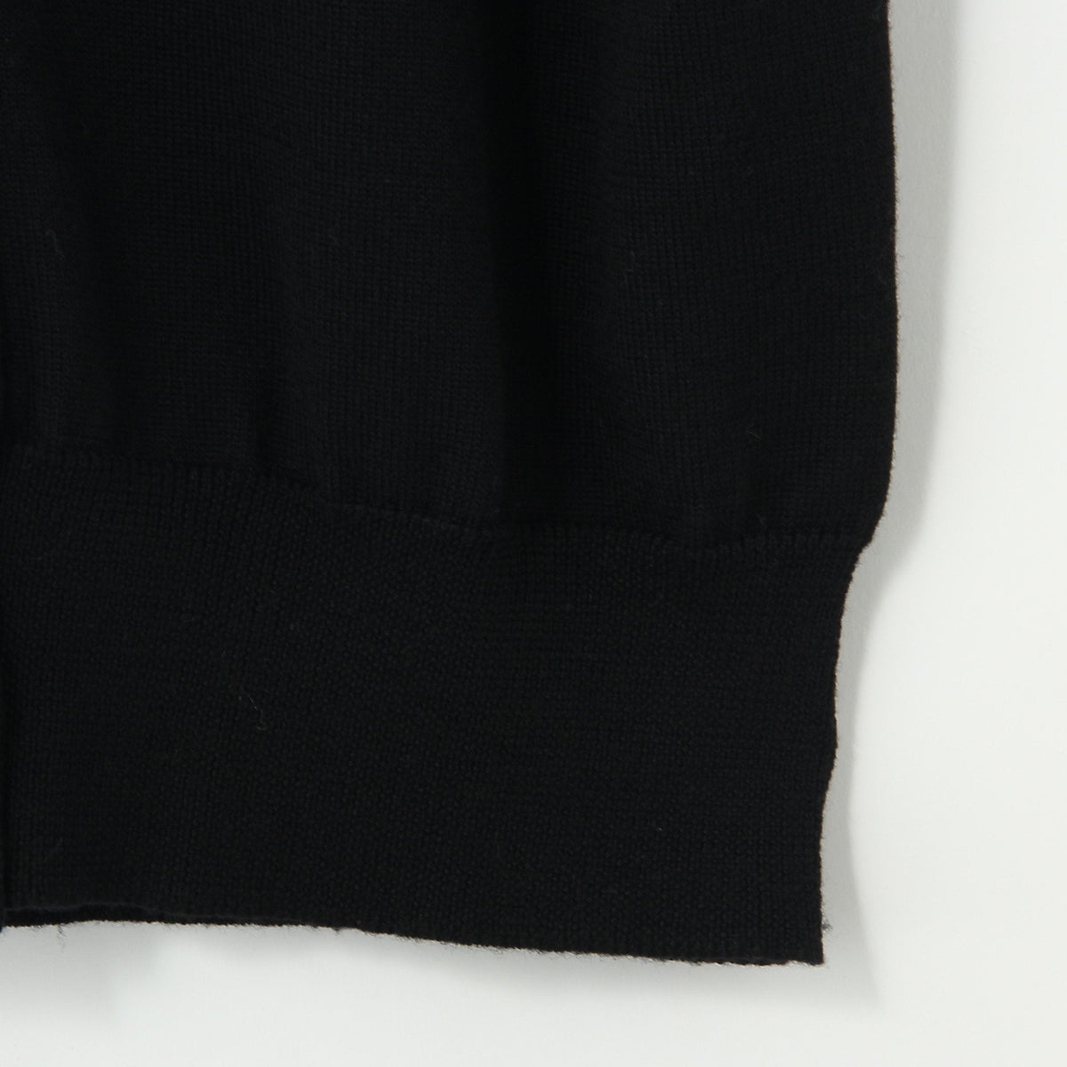 MERINO WOOL KNIT