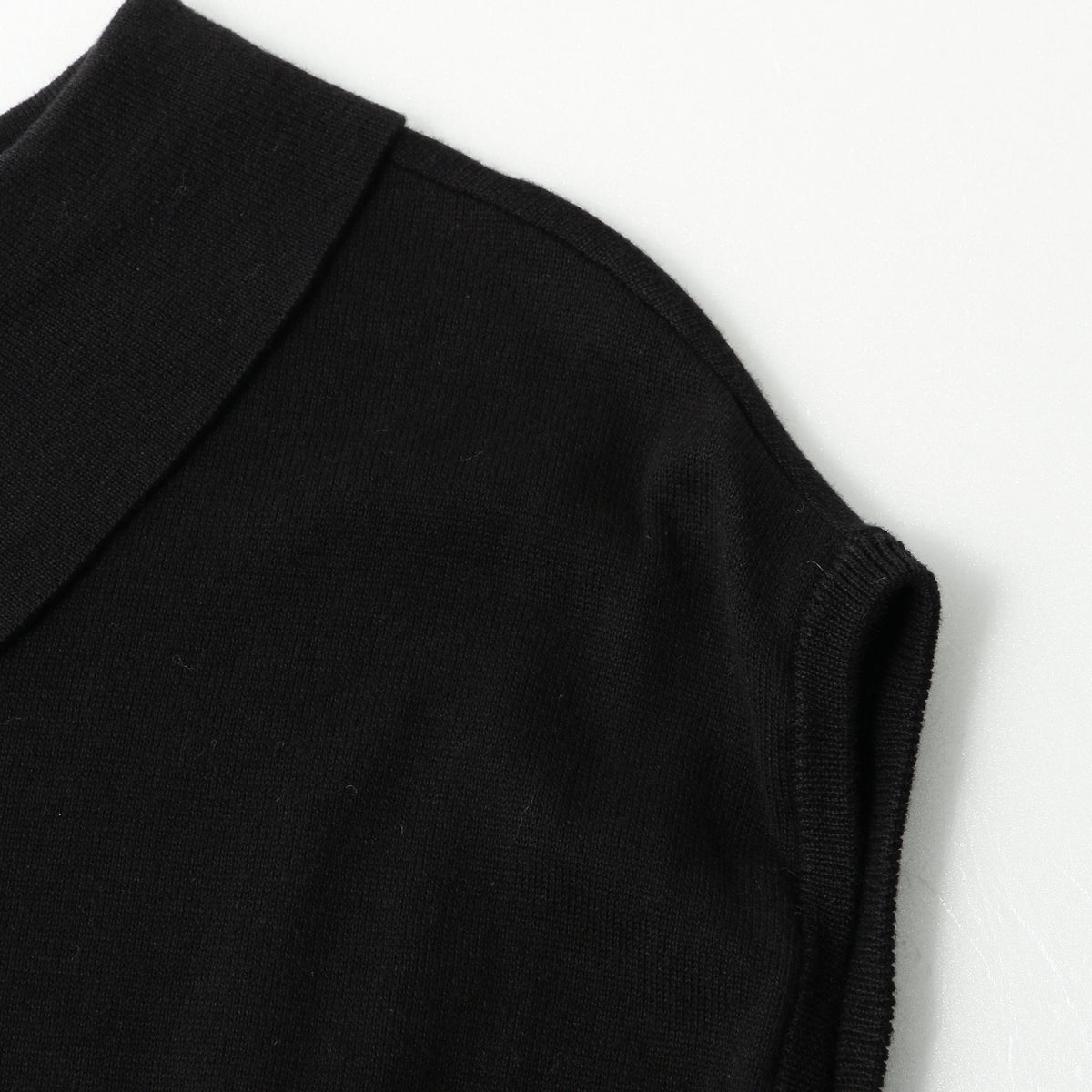 FINE COTTON LINEN KNITWEAR