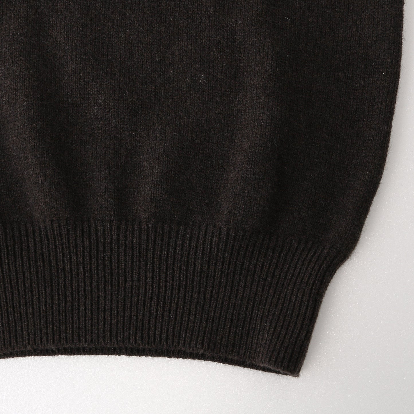 CONTRAST V NECK JUMPER KNIT