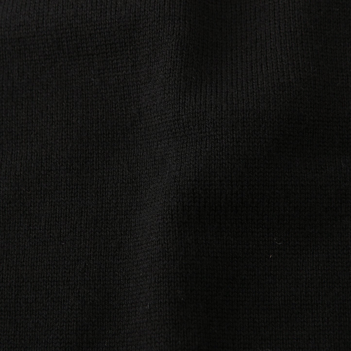 FINE WOOL TURTLE NECK KNIT
