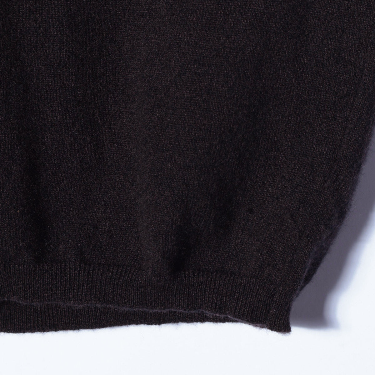 CASHMERE DEEP TRIM T-SHIRT KNIT