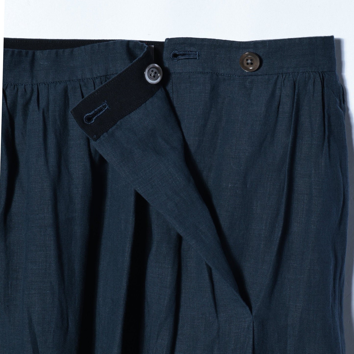 LIGHTWEIGHT LINEN SKIRT
