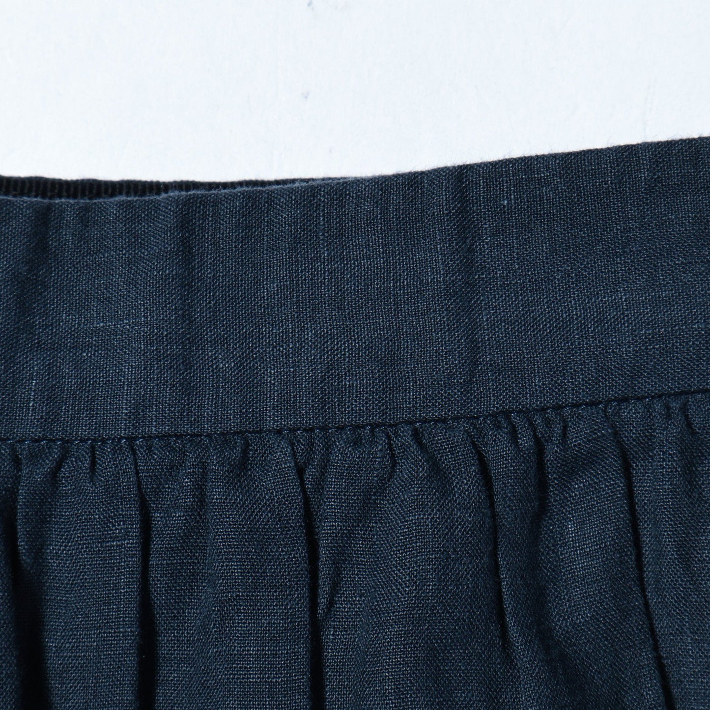 LIGHTWEIGHT LINEN SKIRT