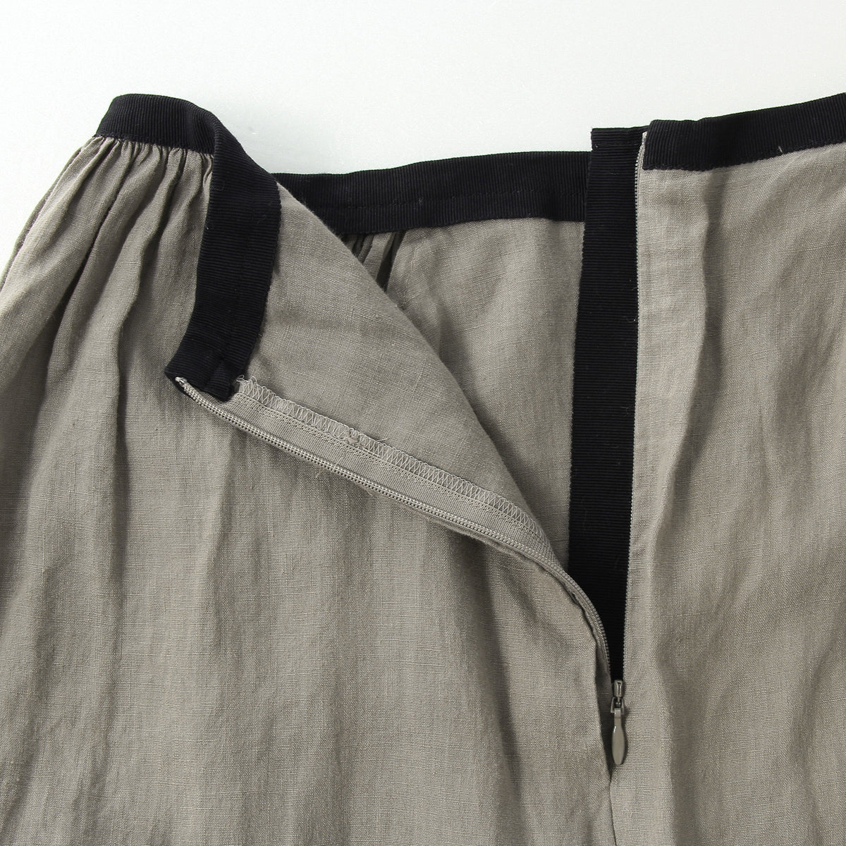 LIGHTWEIGHT LINEN SKIRT