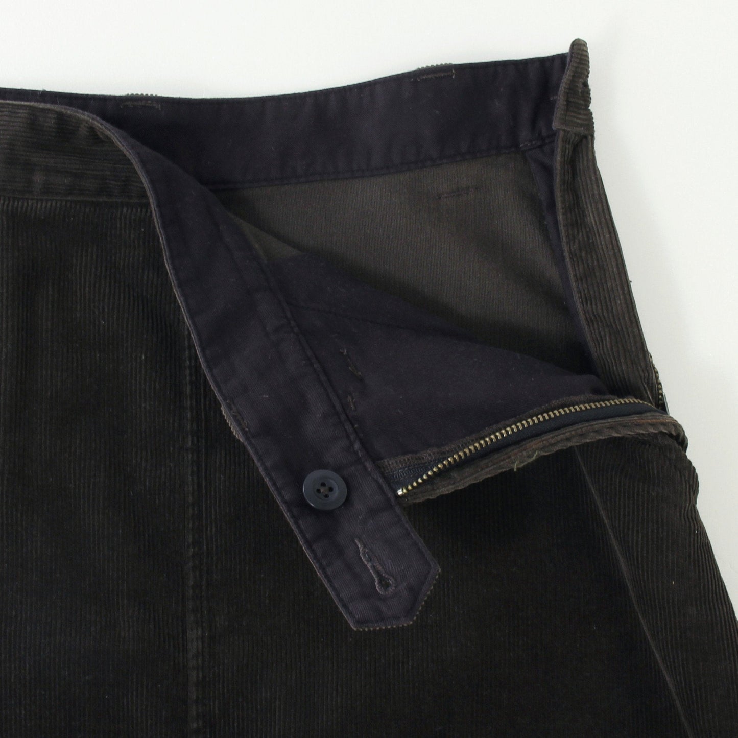 DRY COTTON NEEDLECORD SKIRT