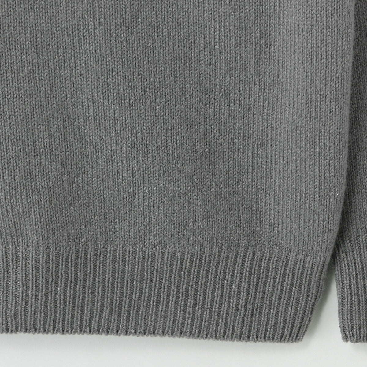 CASHMERE SADDLE NECK CREW KNIT