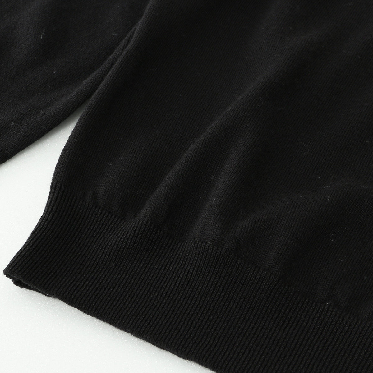 FINE WOOL TURTLE NECK KNIT