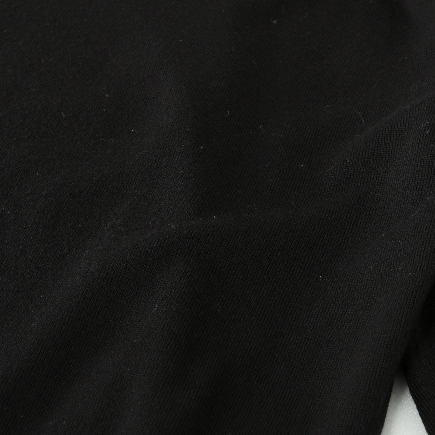 FINE WOOL TURTLE NECK KNIT