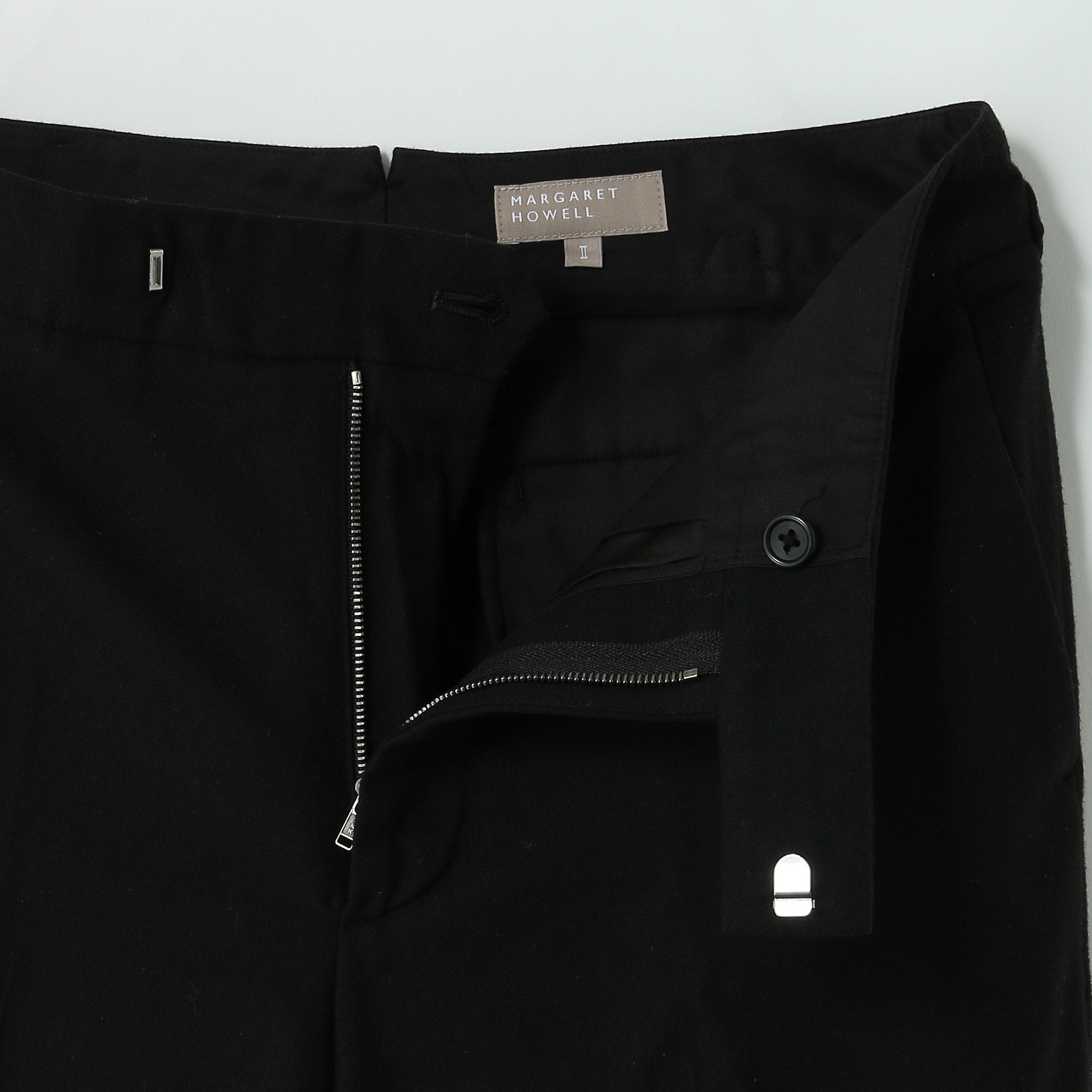 トラウザーズ / II / BLACK(ブラック) ｜ マーガレット・ハウエル 公式