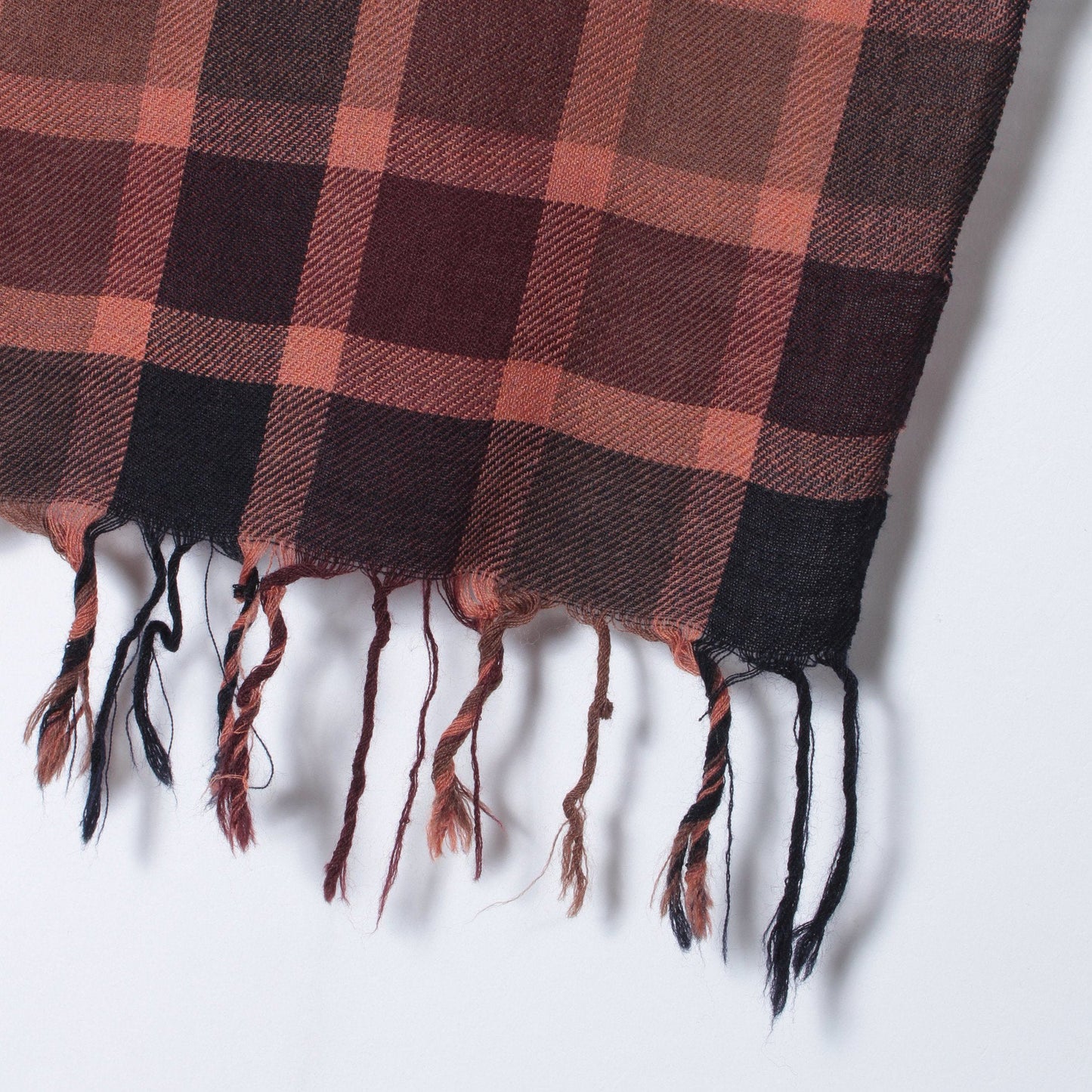 BOLD CHECK SCARF
