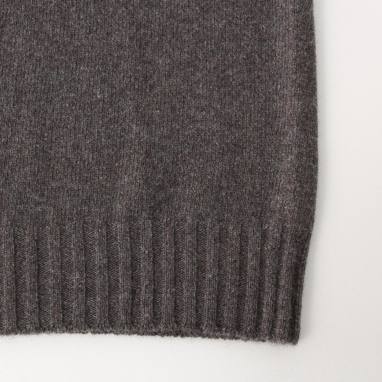 CASHMERE SLEEVELESS ROLL NECK KNIT