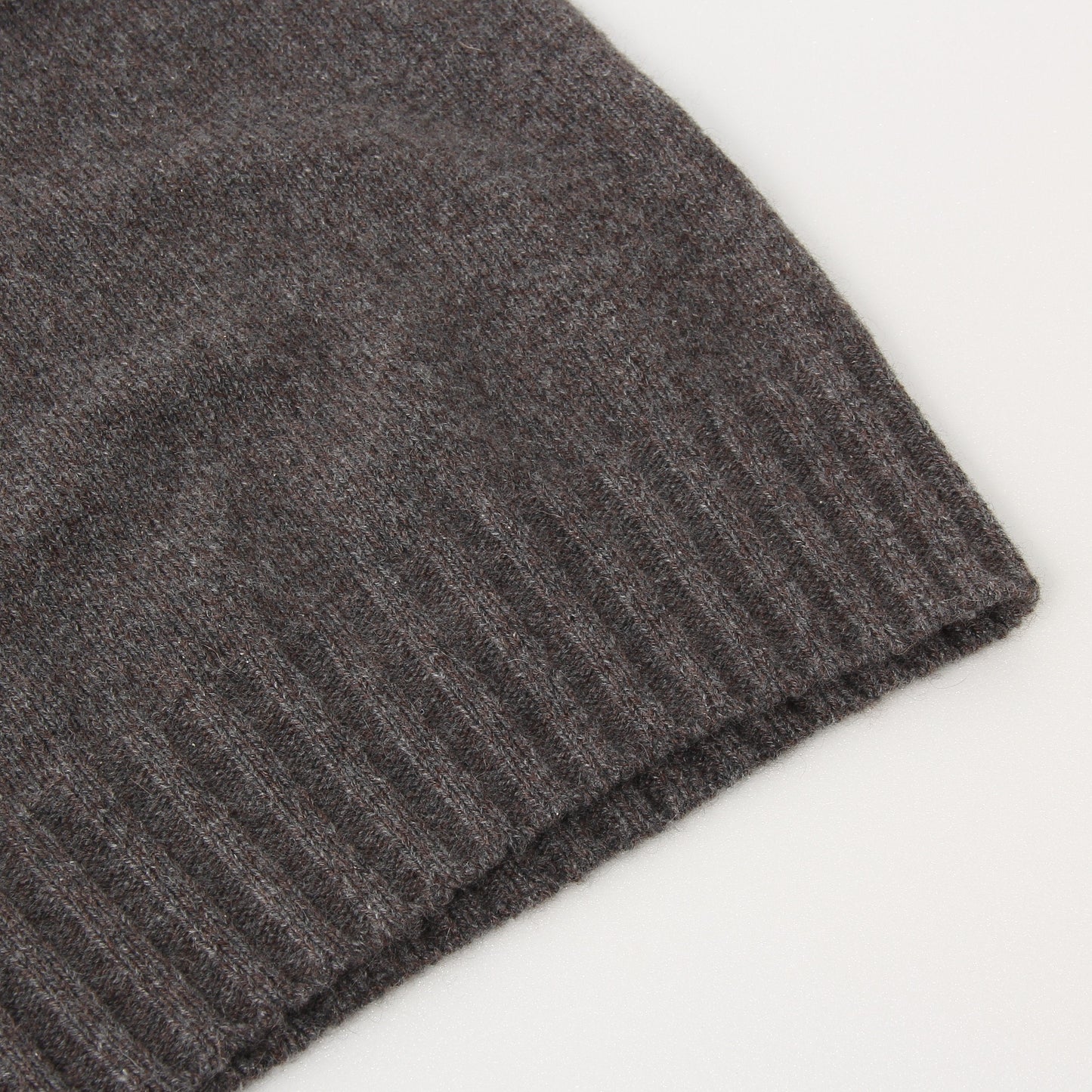 CASHMERE SLEEVELESS ROLL NECK KNIT