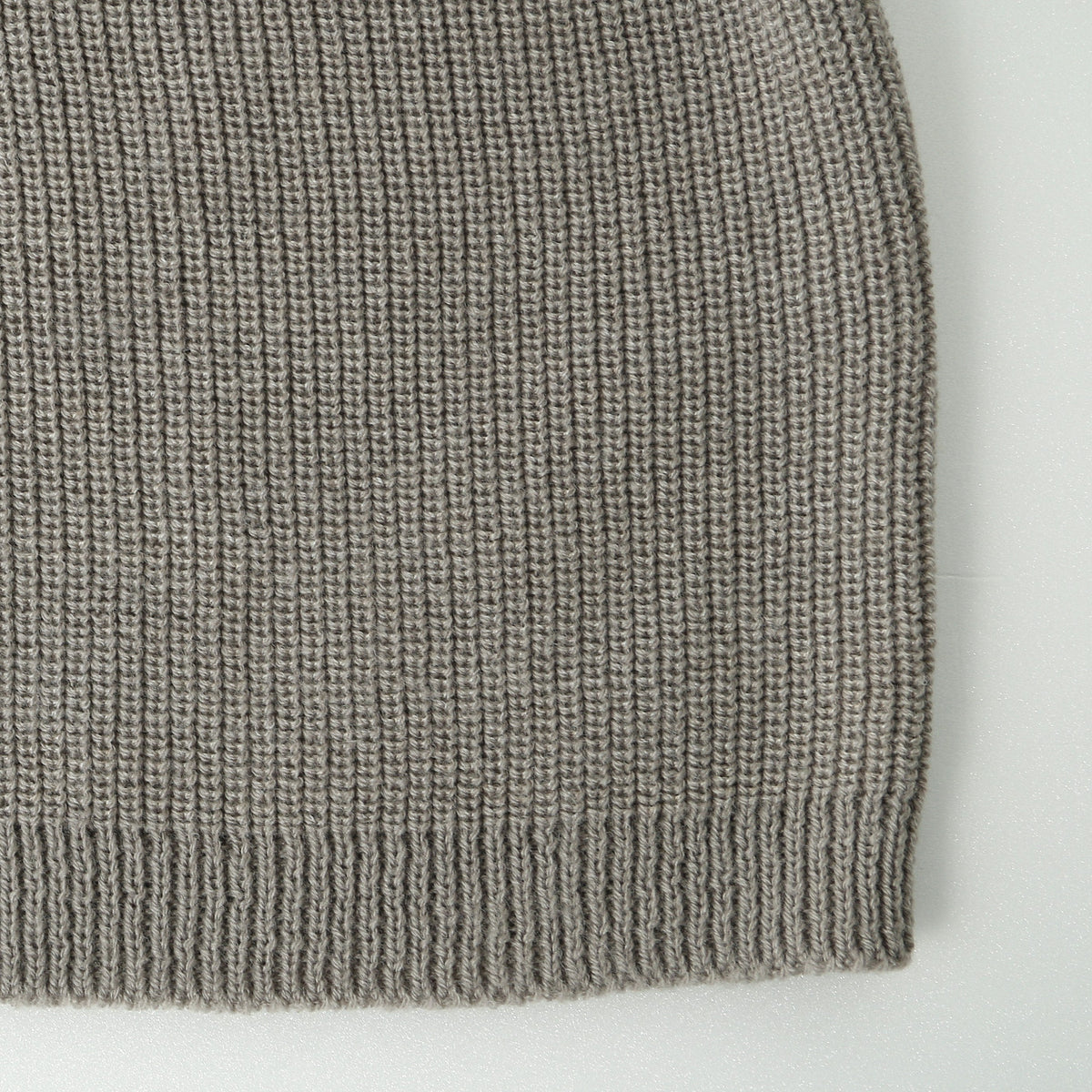 LIGHTWEIGHT WOOL KNIT