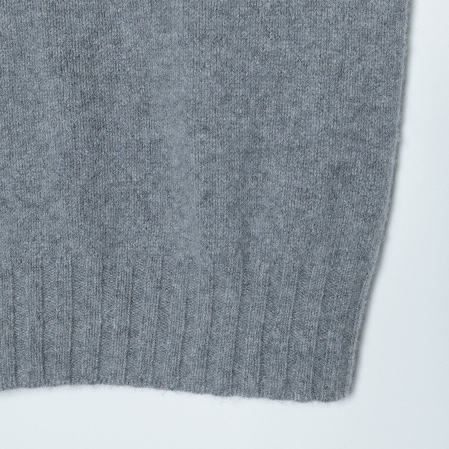 WIDE ROLL NECK KNIT
