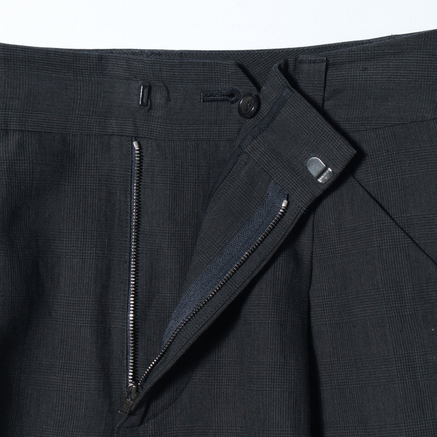 LINEN TROUSERS