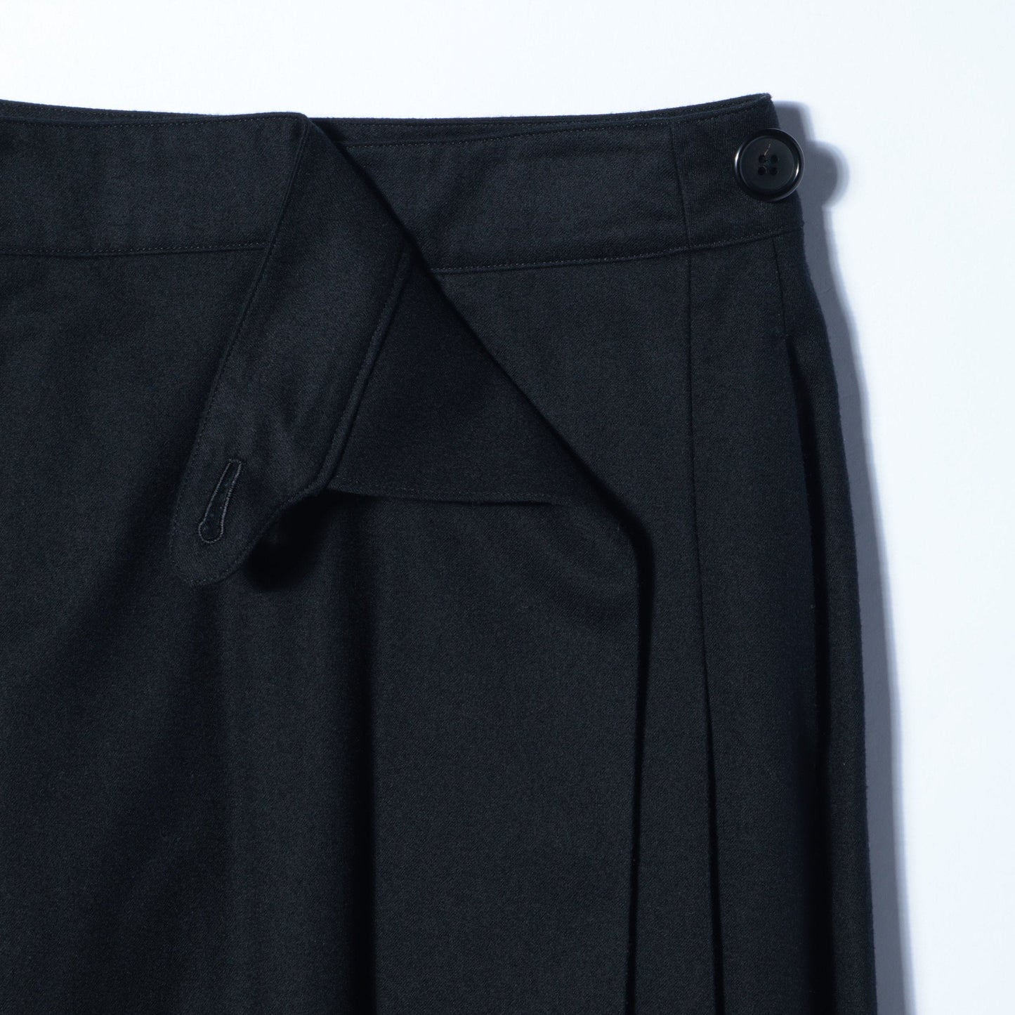 LIGHTWEIGHT FLANNEL SKIRT