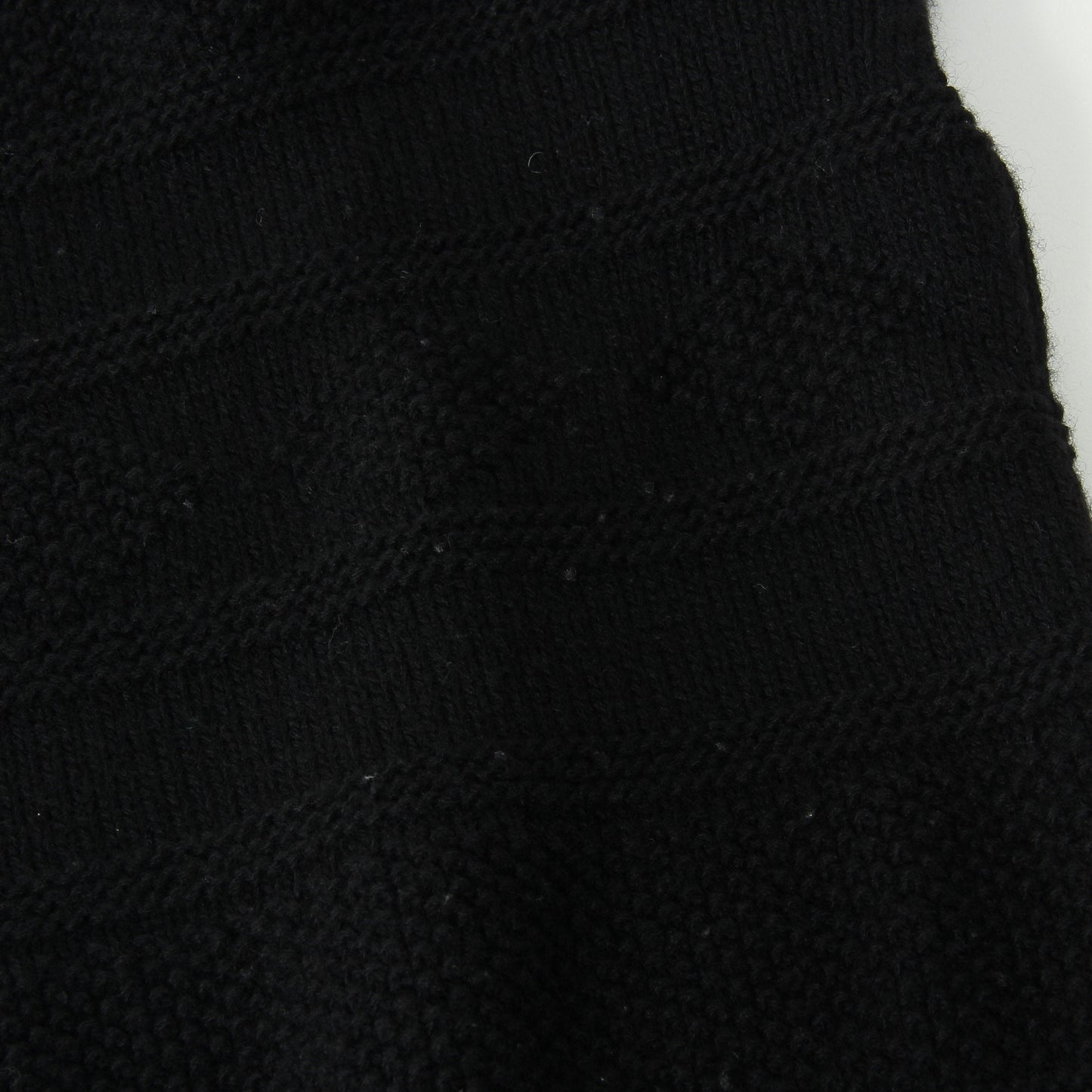 LIGHTWEIGHT WOOL KNIT