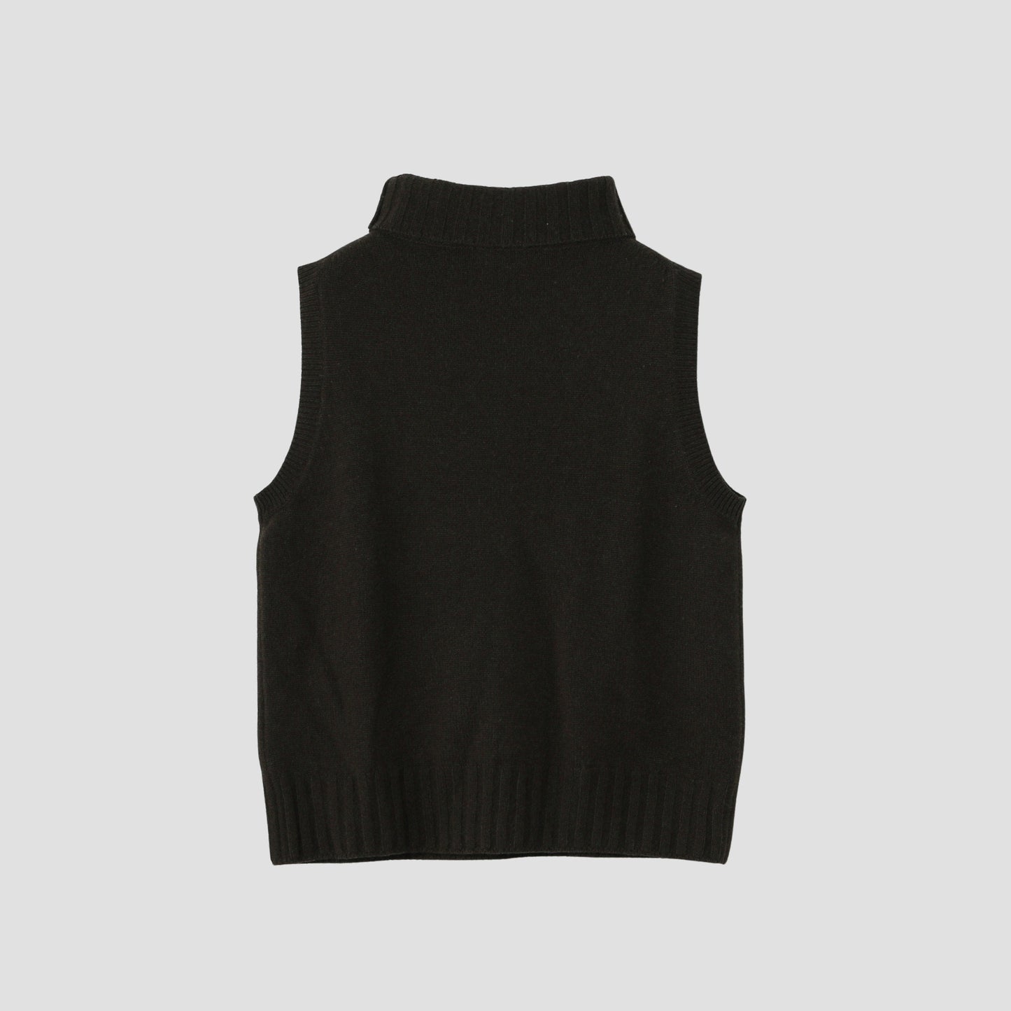 SLEEVELESS TURTLENECK KNIT