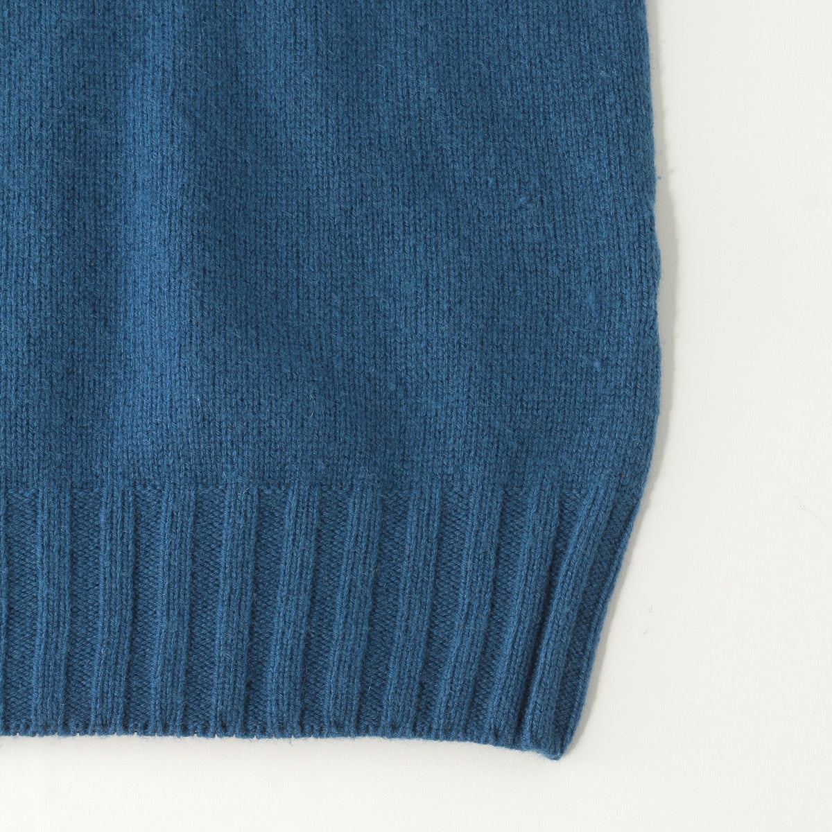 CASHMERE KNITWEAR