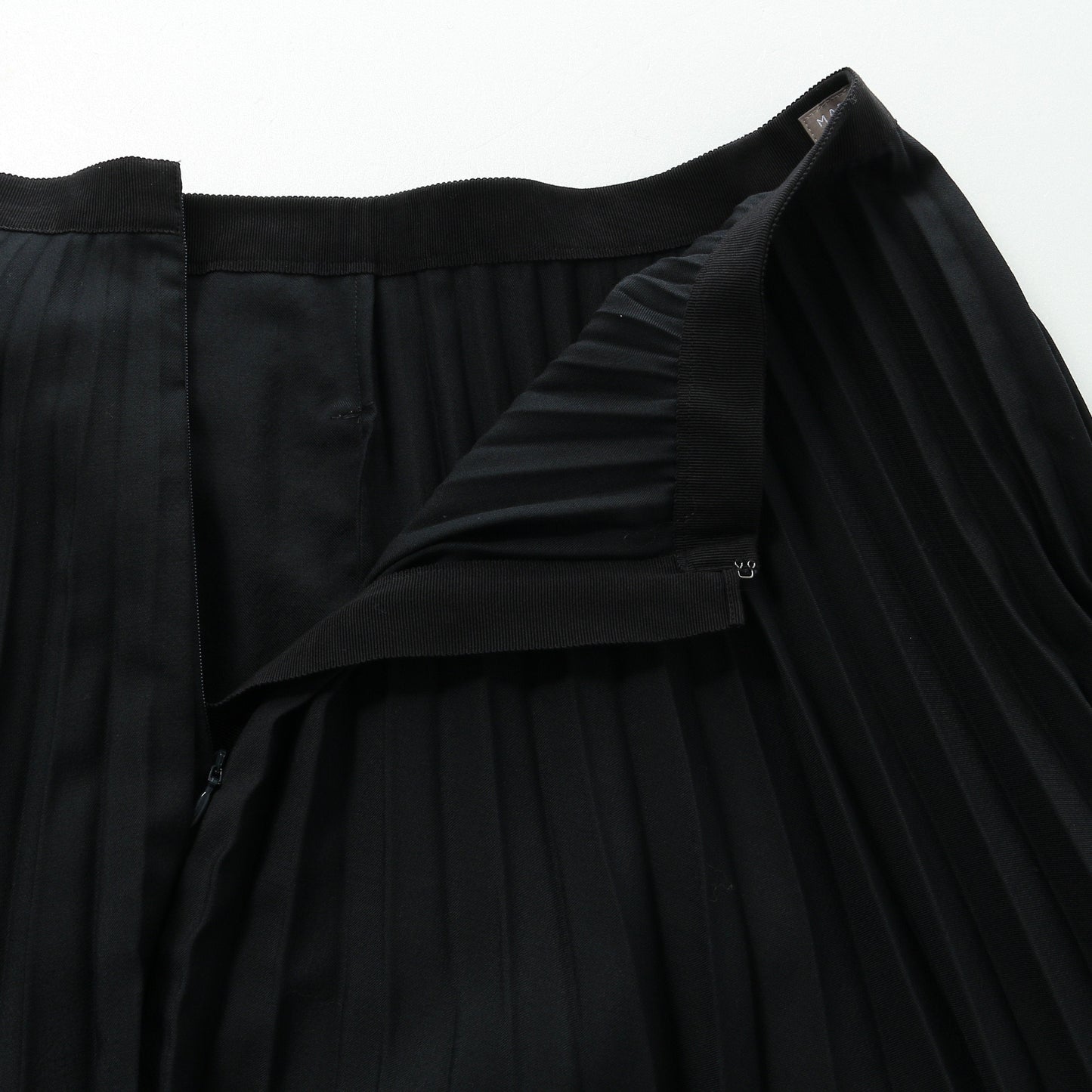 FINE WOOL TWILL SKIRT