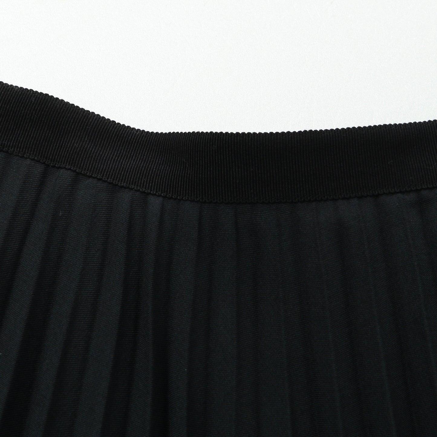FINE WOOL TWILL SKIRT