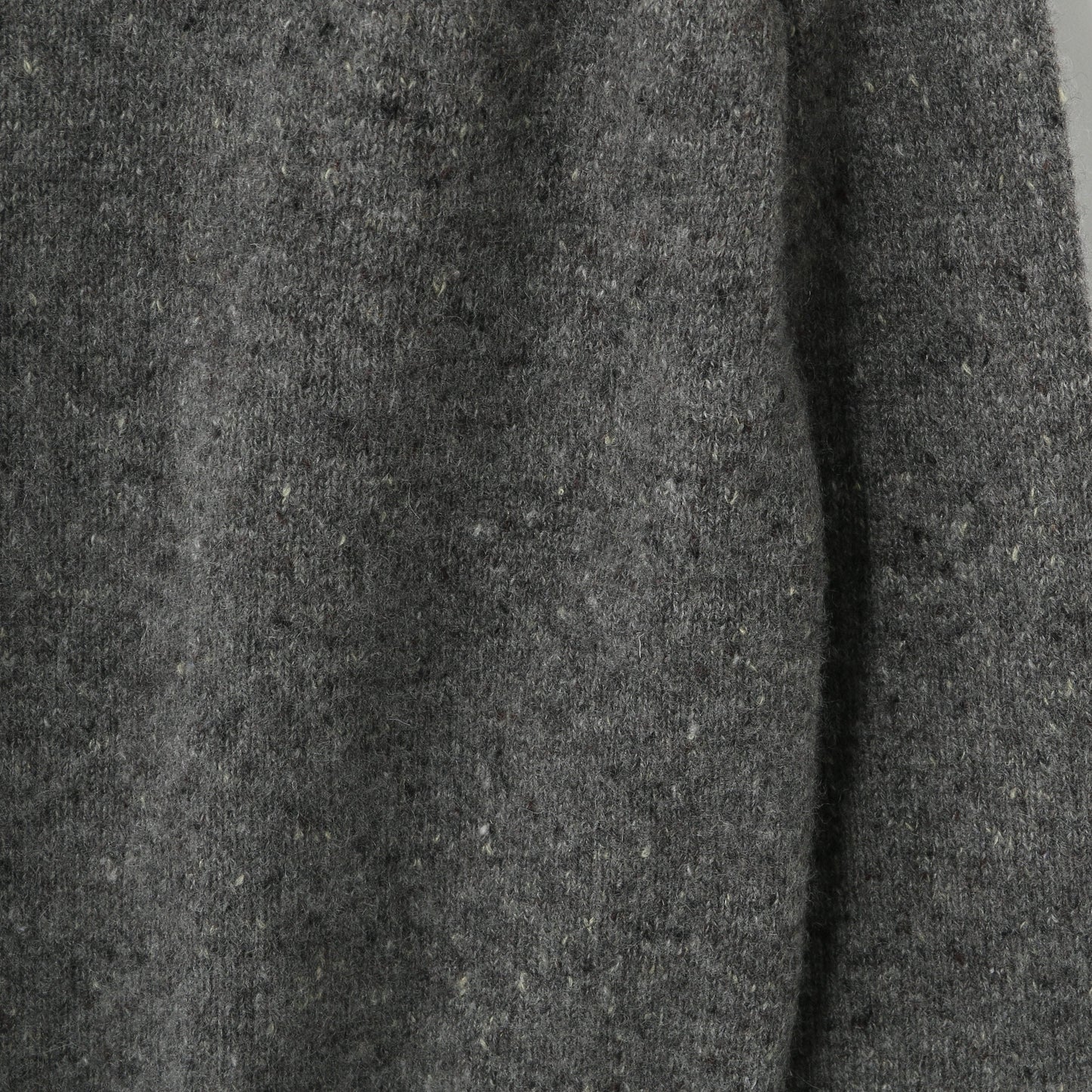 CLASSIC CREW NECK KNIT